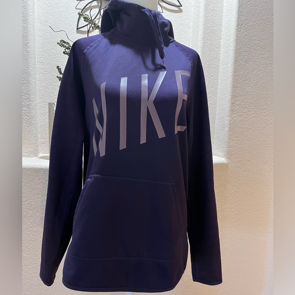 Nike Hoodie Womens M Purple Logo All Time ThermaTraining Spell Out shadow stripe
